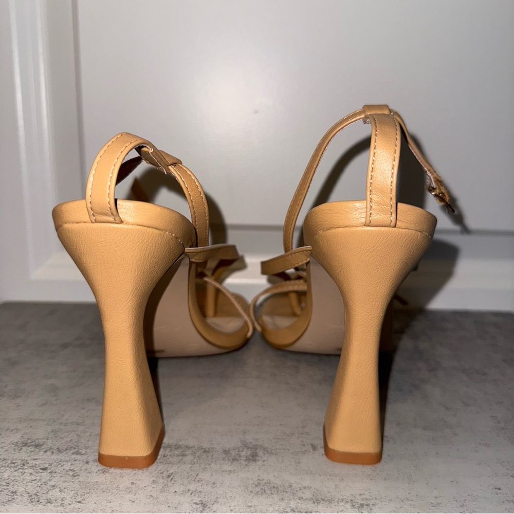 Beige Anna Michelle Heels - Women’s size 6 - Picture 3 of 7
